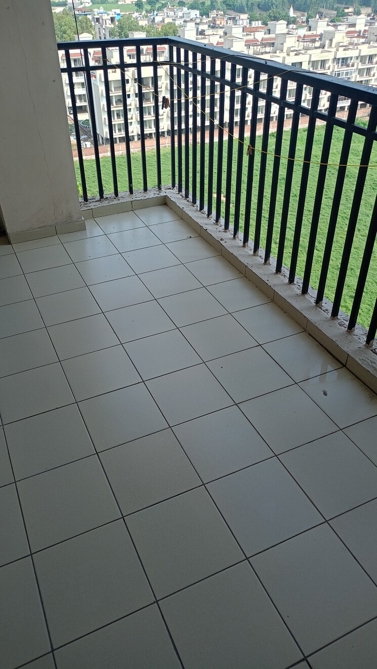 Balcony, motiaz-royal-citi 3 Bedroom 1910 Sq.Ft. Apartment In Ambala Highway Zirakpur 8763394