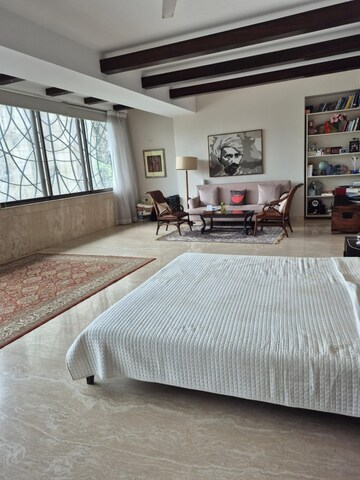 Bedroom in 5 BHK Villa at Malabar Hill – for Rent