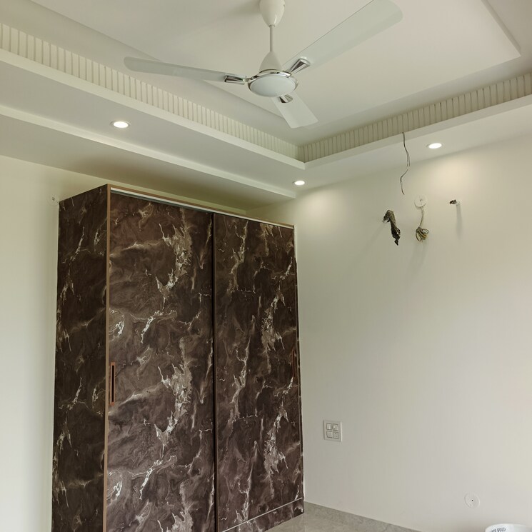 Room, bptp-district 3 Bedroom 172 Sq.Yd. Builder Floor In Sector 81 Faridabad 8763448