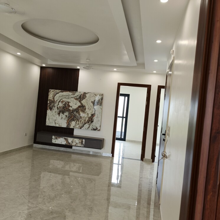 Room, bptp-district 3 Bedroom 172 Sq.Yd. Builder Floor In Sector 81 Faridabad 8763448