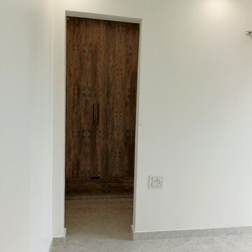 Master Bedroom in 3 BHK Builder Floor at BPTP District, Sector 81 – for Sale