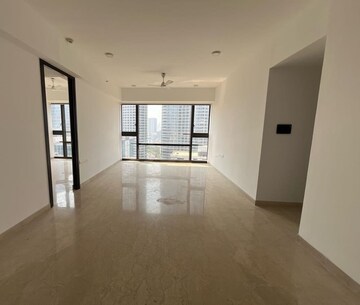 Room in 4 BHK Apartment at Lodha The Park, Worli – for Rent