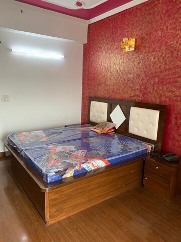 Bedroom in 2 BHK Apartment at Amrapali Eden Park, Sector 50 – for Rent
