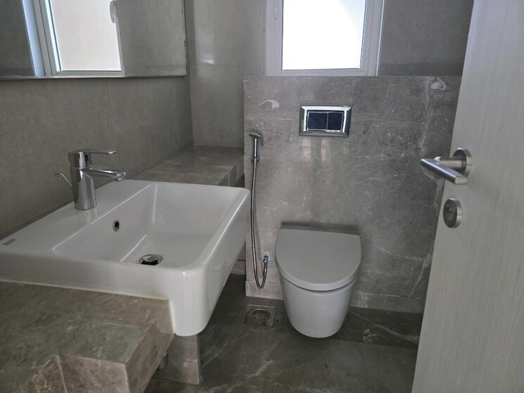 Bathroom, indiabulls-sky-forest 4 Bedroom 1890 Sq.Ft. Apartment In Lower Parel Mumbai 8763433