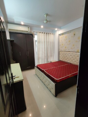 2 BHK Apartment For Rent in Prateek Wisteria, Sector 77