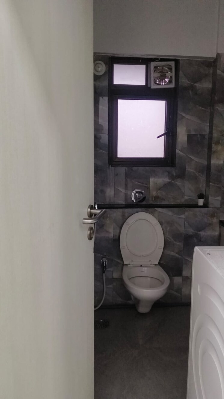 Bathroom, chembur 4 Bedroom 1800 Sq.Ft. Apartment In Chembur Mumbai 8763493