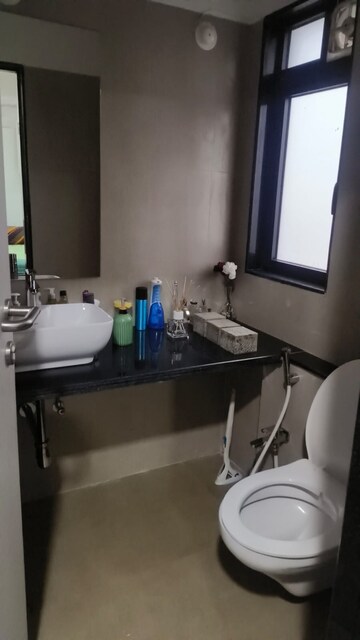 Master Bedroom in 4 BHK Apartment at Chembur – for Rent