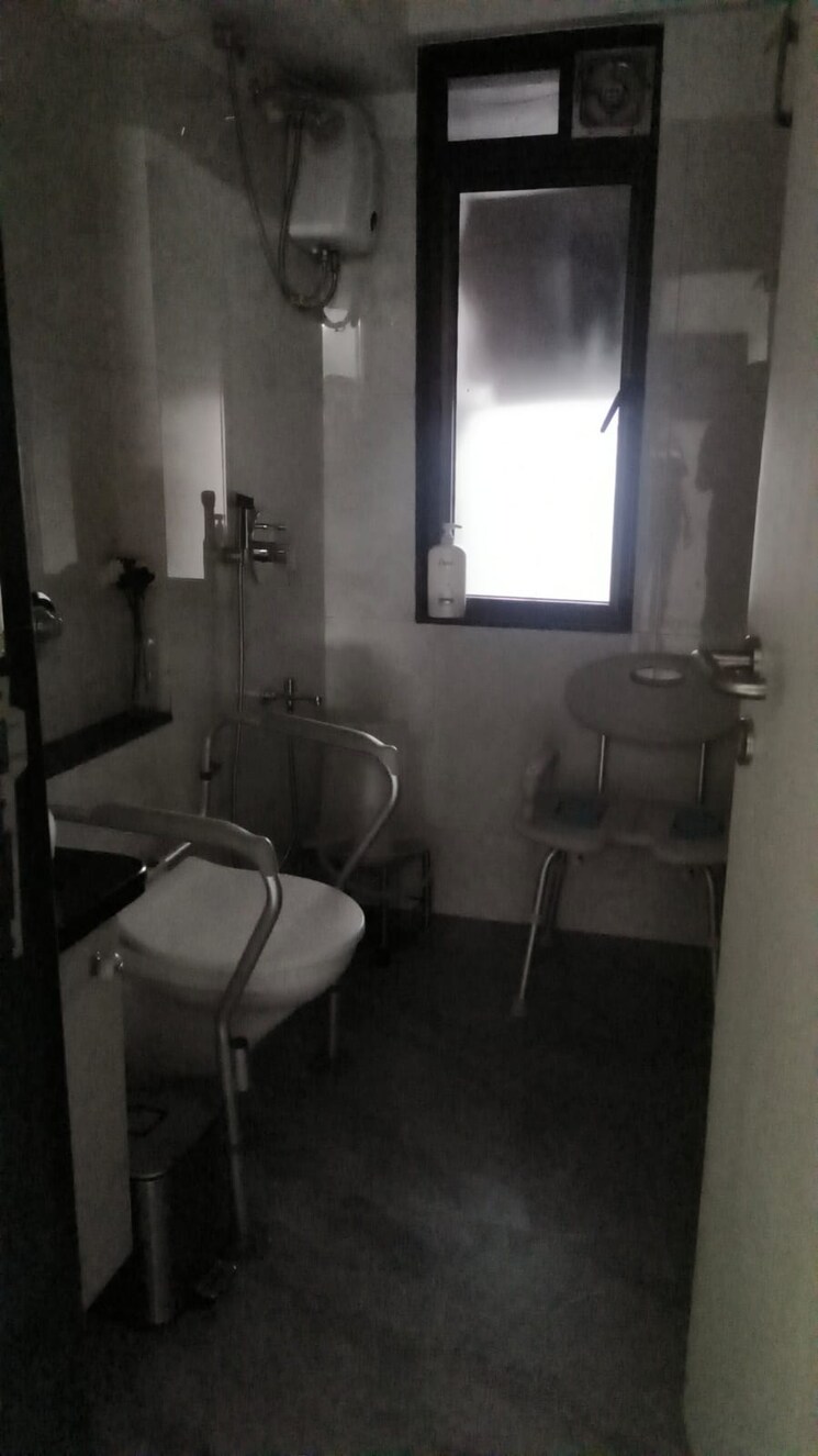 Bathroom, chembur 4 Bedroom 1800 Sq.Ft. Apartment In Chembur Mumbai 8763493
