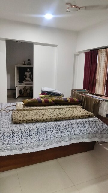 Bedroom in 4 BHK Apartment at Chembur – for Rent