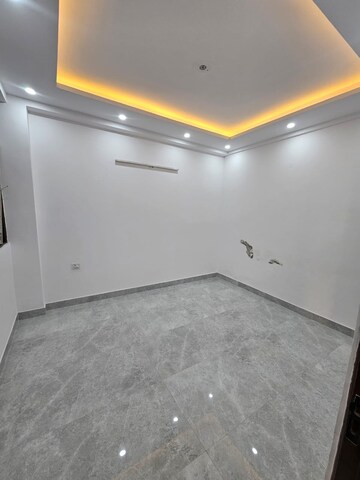 Room in 3 BHK Builder Floor at Saket – for Rent