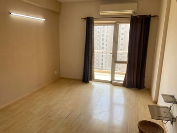 Room in 3.5 BHK Apartment at BPTP Freedom Park Life, Sector 57 – for Rent