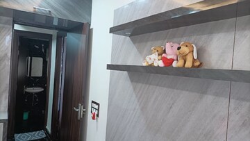 Furnished Amenities in 2 BHK Apartment at Parker White Lily, Sector 8 – for Rent