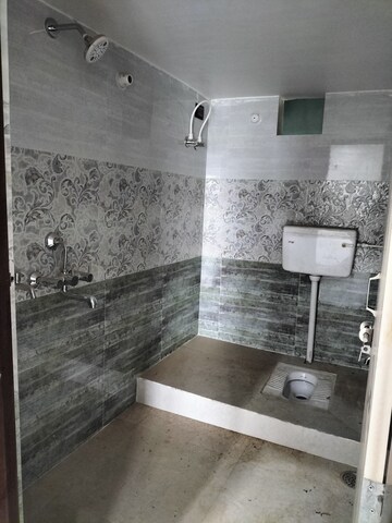 Attached Bathroom in 3 BHK Builder Floor at Sultanpur Road – for Rent