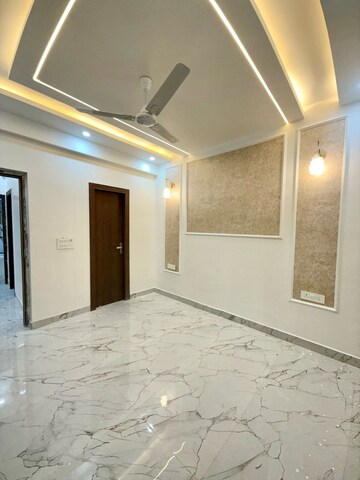 Room in 3 BHK Builder Floor at Rohini Sector 2 – for Sale