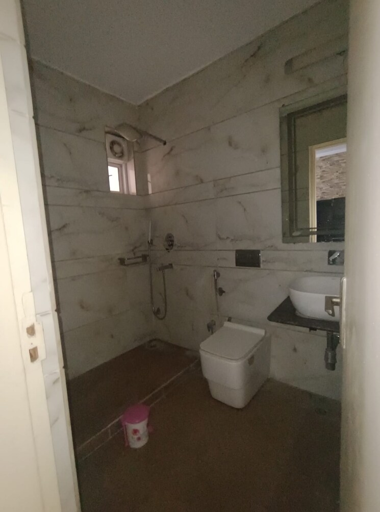 Bathroom, ardee-city-the-residency 4 Bedroom 2300 Sq.Ft. Apartment In Sector 52 Gurgaon 8763573