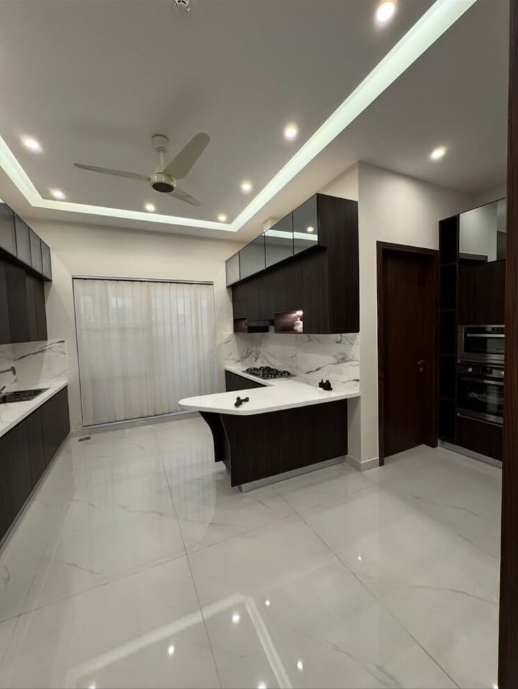 Kitchen, sector 30 3.5 Bedroom 3150 Sq.Ft. Builder Floor In Sector 30 Faridabad 8763578