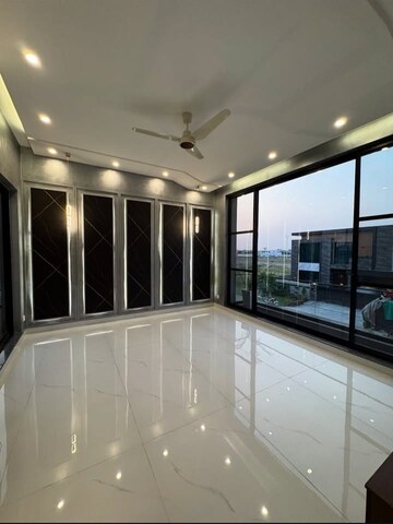 Balcony in 3.5 BHK Builder Floor at Sector 30 – for Sale