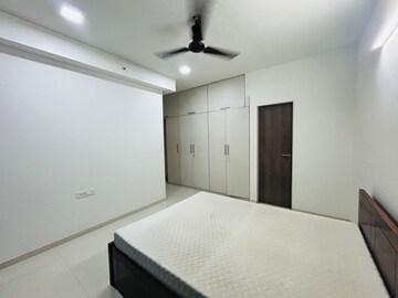Bedroom in 3 BHK Apartment at Seawoods – for Rent