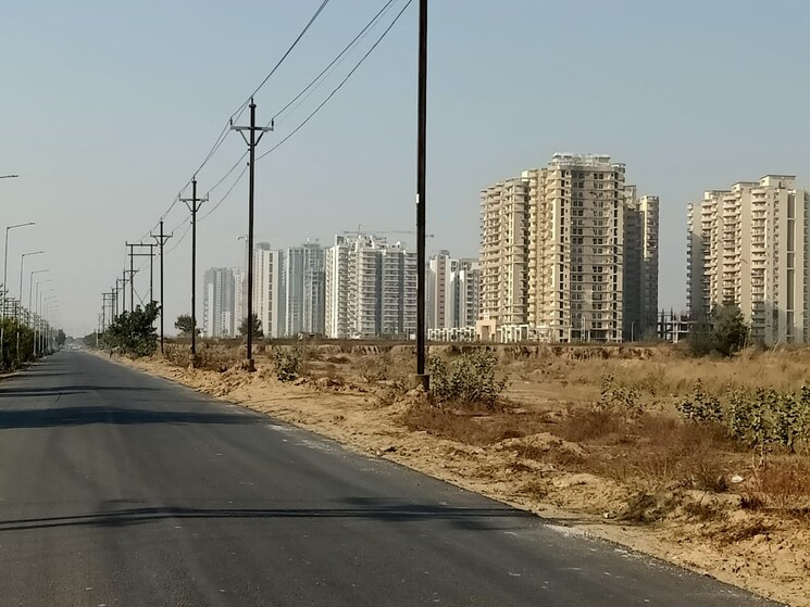 undefined, sector 142  1980 Sq.Ft. Plot In Sector 142 Noida 8763651