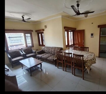 Living Room in 2 BHK Builder Floor at Sector 45 – for Rent