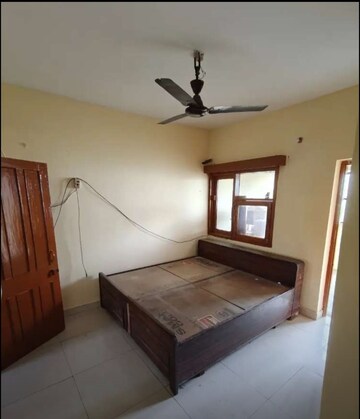 Room in 2 BHK Builder Floor at Sector 45 – for Rent