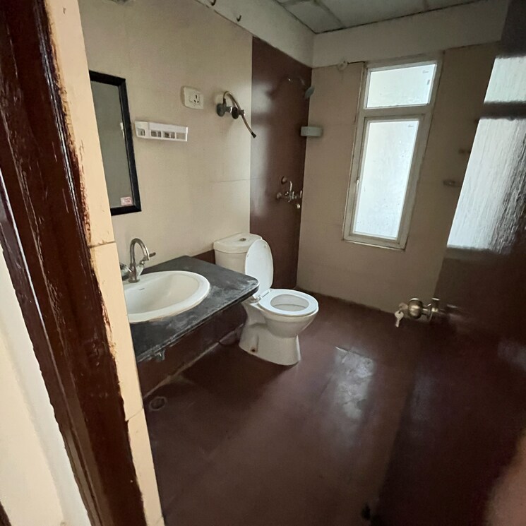 Bathroom, mahagun-moderne 2.5 Bedroom 1290 Sq.Ft. Apartment In Sector 78 Noida 8763675