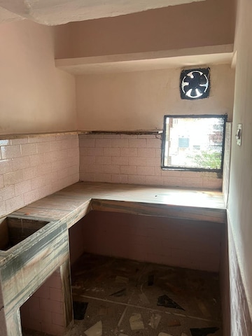 Kitchen in 3 BHK Builder Floor at Sector 40 – for Rent