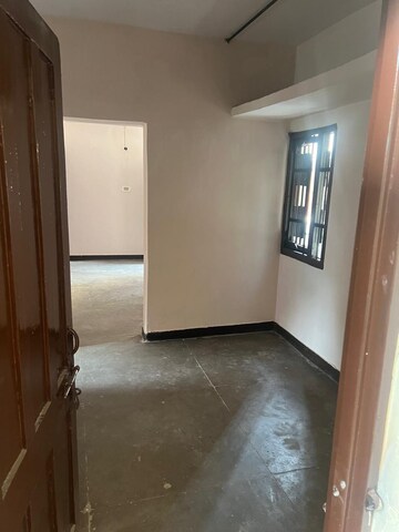 Room in 3 BHK Builder Floor at Sector 40 – for Rent