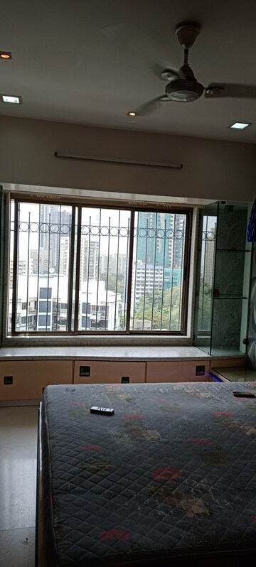 Room in 3 BHK Apartment at Atlanta Heights, Prabhadevi – for Rent