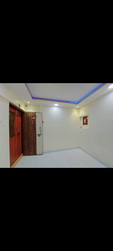 Room in 1 BHK Apartment at Omkar Sai CHS, Lower Parel – for Rent