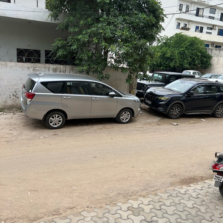  Parking, dlf cyber city Pg For Boys & Girls In Dlf Cyber City 8763777