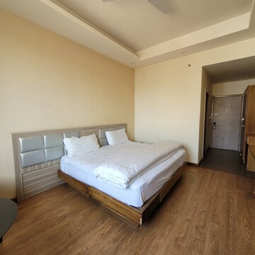  Pg For Rent in Dlf Cyber City