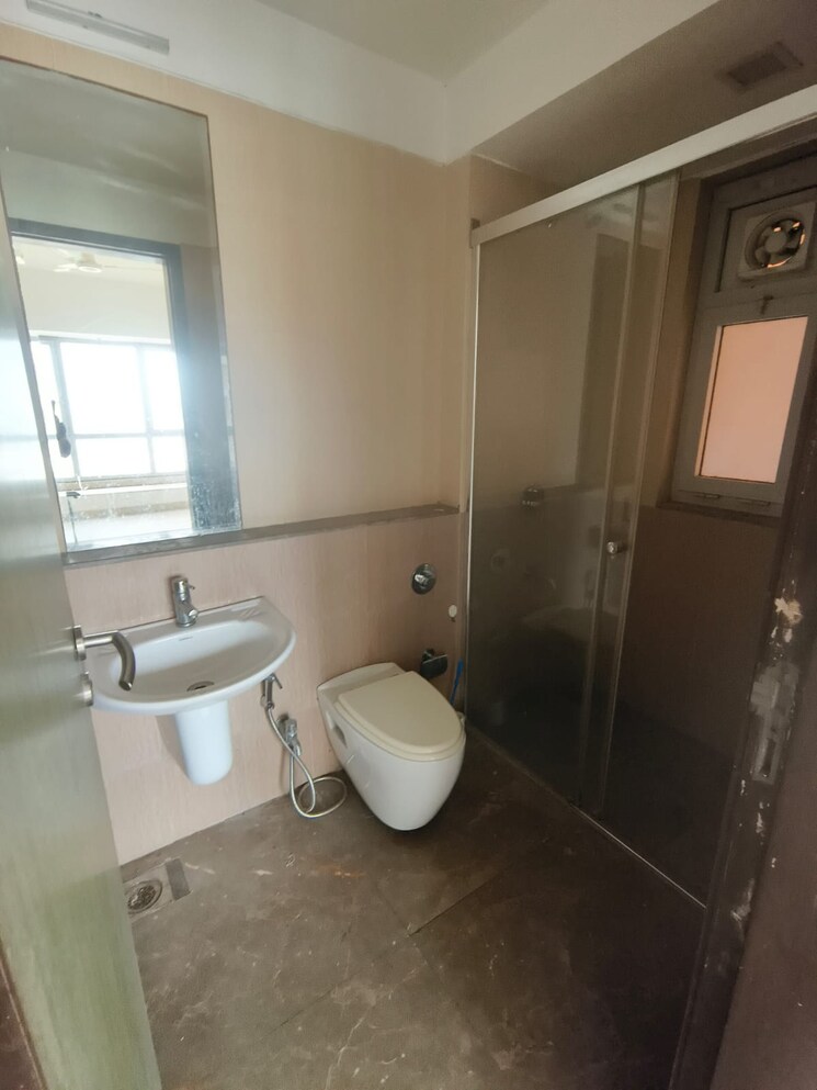 Bathroom, db-woods 3 Bedroom 1785 Sq.Ft. Apartment In Goregaon East Mumbai 8763780