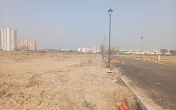 Plot For Sale in Wave City, Wave City