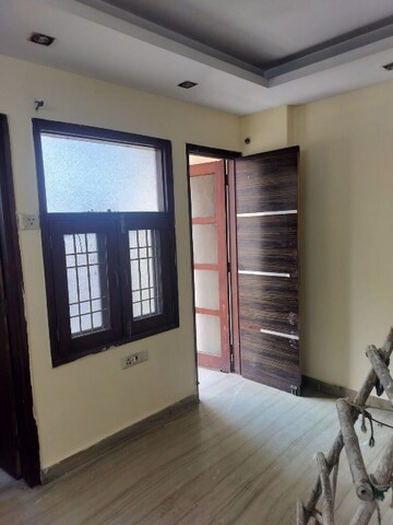 Room in 2.5 BHK Builder Floor at Mansarover Garden – for Rent