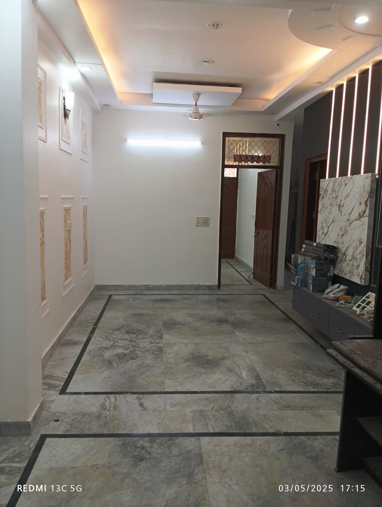 Room, shalimar garden 2.5 Bedroom 900 Sq.Ft. Builder Floor In Shalimar Garden Ghaziabad 8763856
