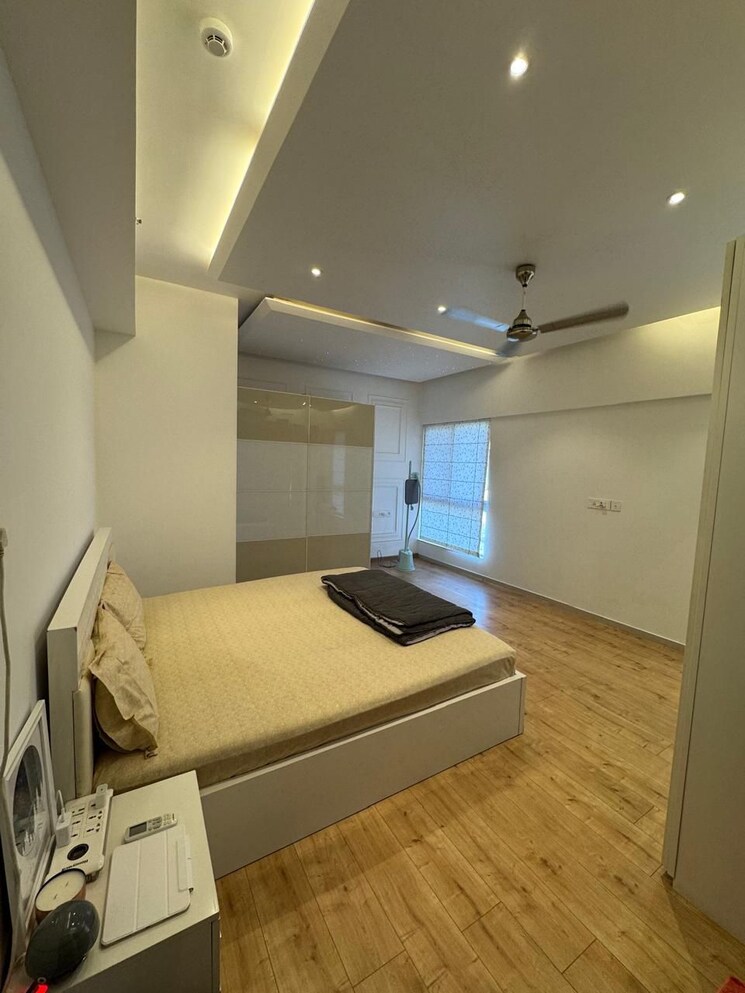 Master Bedroom, model colony 4 Bedroom 4007 Sq.Ft. Apartment In Model Colony Pune 8763854