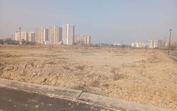 Plot For Sale in Wave City, Wave City