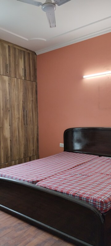 Bedroom in 3 BHK Builder Floor at Unitech Arcadia, South City 2 – for Rent