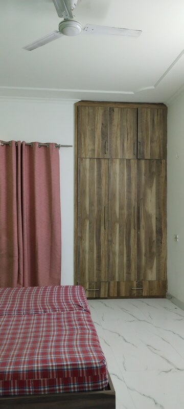 Bedroom in 3 BHK Builder Floor at Unitech Arcadia, South City 2 – for Rent