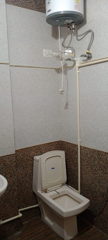 Bathroom in 2 BHK Builder Floor at Adchini – for Rent
