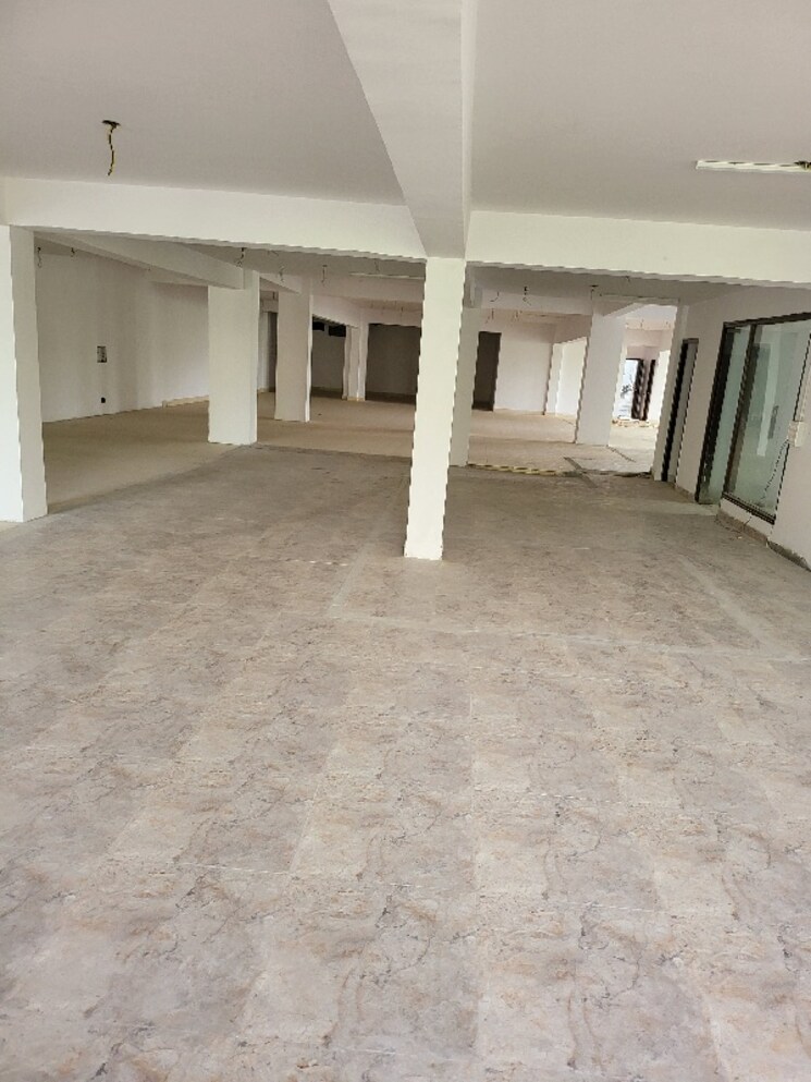  Parking, naraina industrial area phase 1 Commercial Warehouse 400 Sq.Yd. In Naraina Industrial Area Phase 1 Delhi 8763876