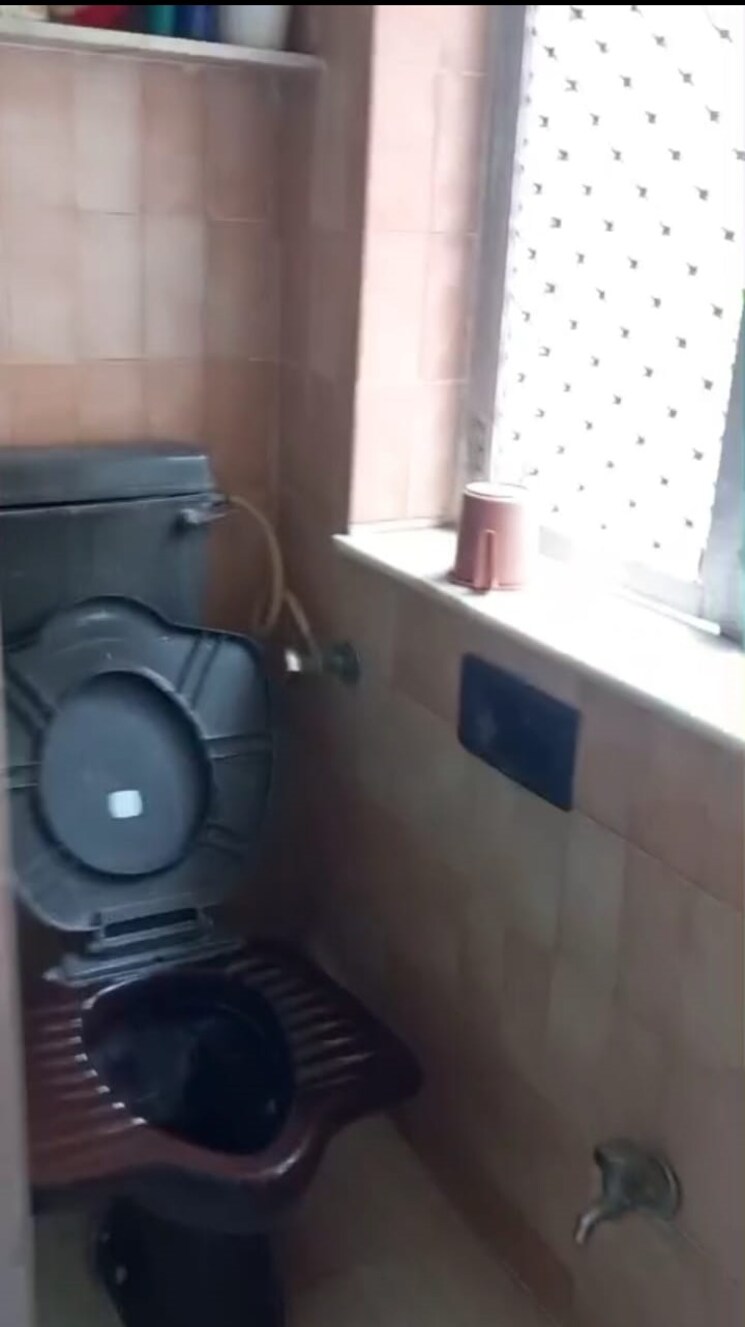 Bathroom, sangam-bhavan-colaba 2 Bedroom 1100 Sq.Ft. Apartment In Colaba Mumbai 8763869