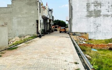 Plot For Sale in Kalindi Kunj