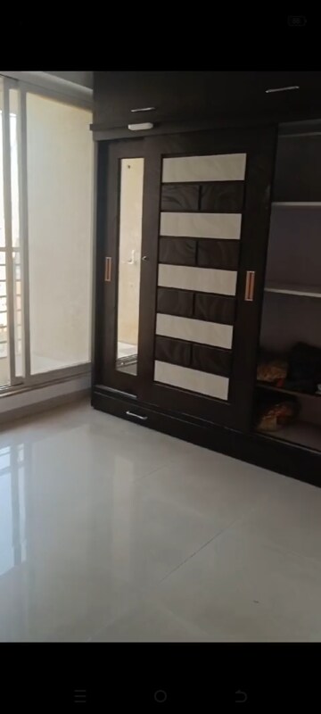 Room in 1 BHK Apartment at Omkar Vayu, Mahim – for Rent