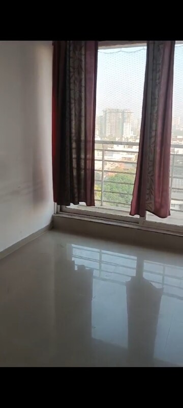 Room in 1 BHK Apartment at Omkar Vayu, Mahim – for Rent