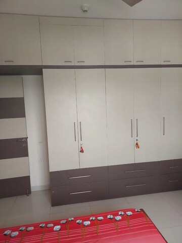 Room in 2 BHK Apartment at Salarpuria Sattva Cadenza, Hosur Road – for Rent