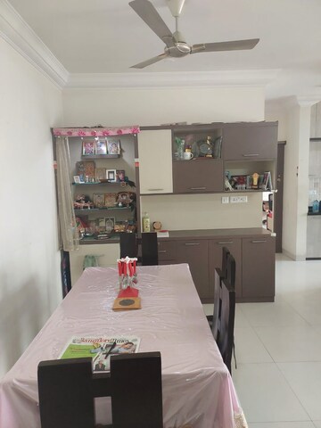 Room in 2 BHK Apartment at Salarpuria Sattva Cadenza, Hosur Road – for Rent