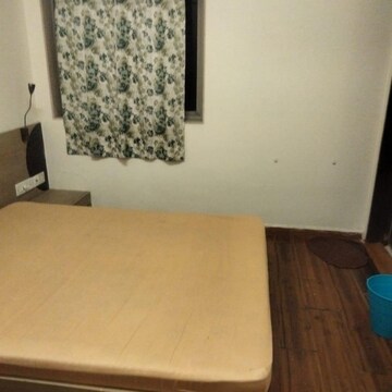 Room in 3 BHK Apartment at Happy House Prabhadevi, Hatiskar Wadi – for Rent