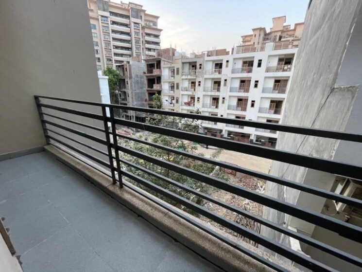 Balcony, sector 7 1 Bedroom 645 Sq.Ft. Independent House In Sector 7 Gurgaon 8763828